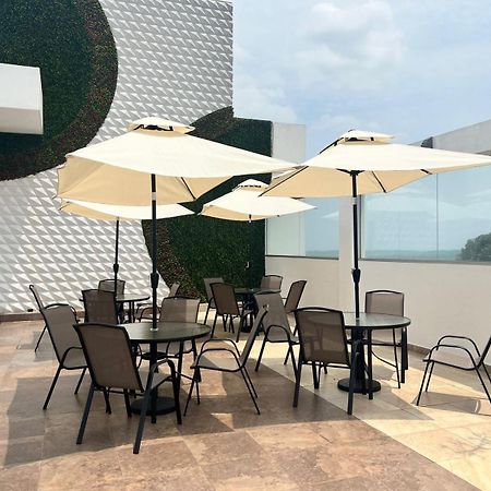 Puerto Santa Ana Suites 瓜亚基尔 外观 照片